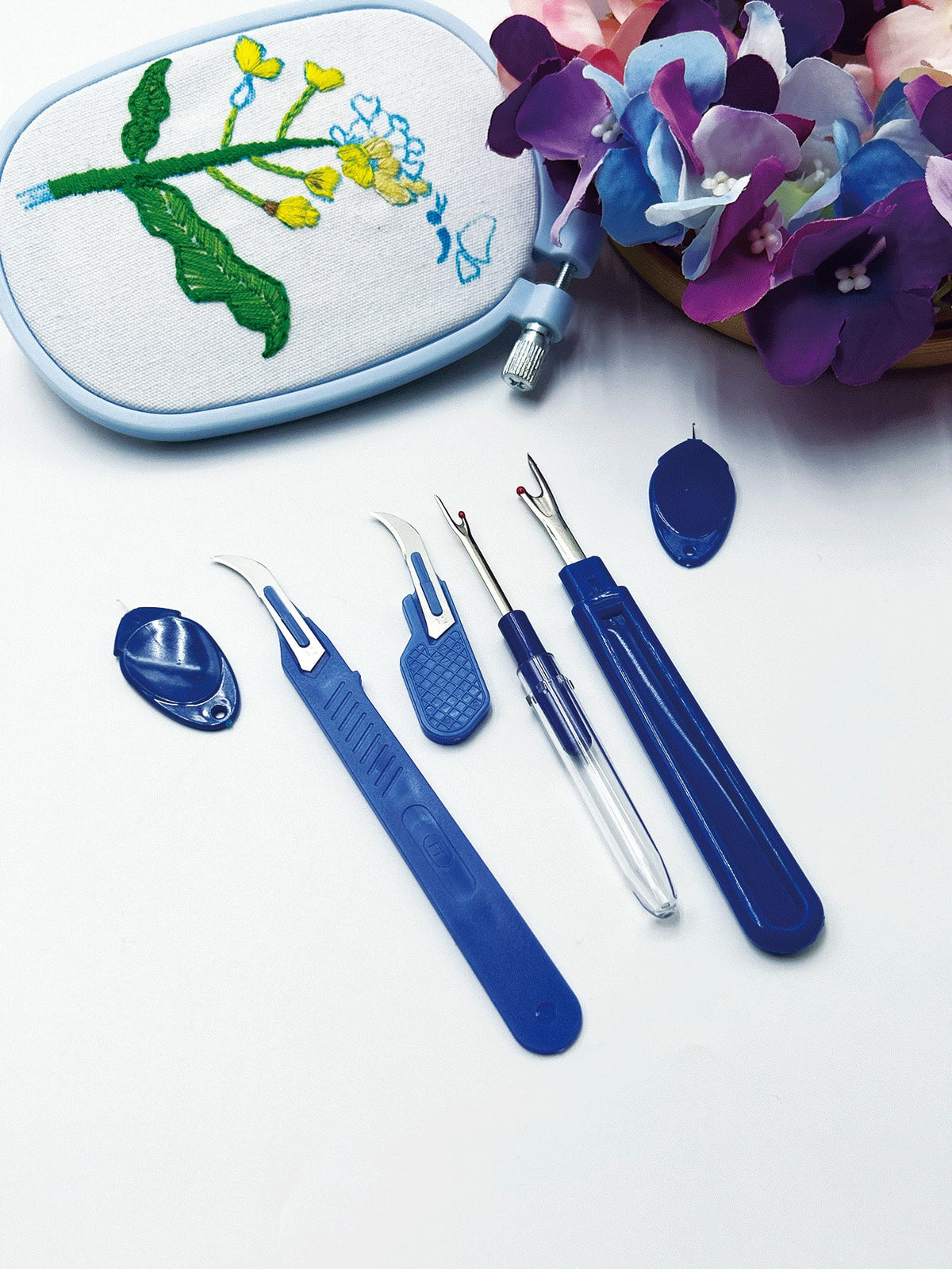 6pcs Blue Seam Ripper & Needle Threader Combo Set, All-In-One Beginner Sewing Repair Tool Kit With Safety Cap Seam Ripper And Easy-To-Use Needle Threader, Lightweight Portable Repair Tools For Clothin