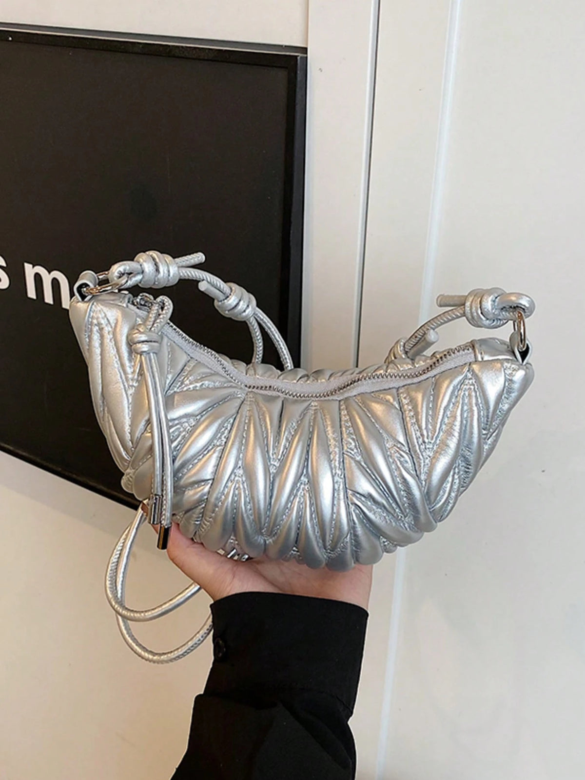 BAILEE Stylish Casual, Solid-Colored PU Single-Strap Bag With Quilted Binding And Shoulder Strap. Perfect For Outfits And As A Gift.