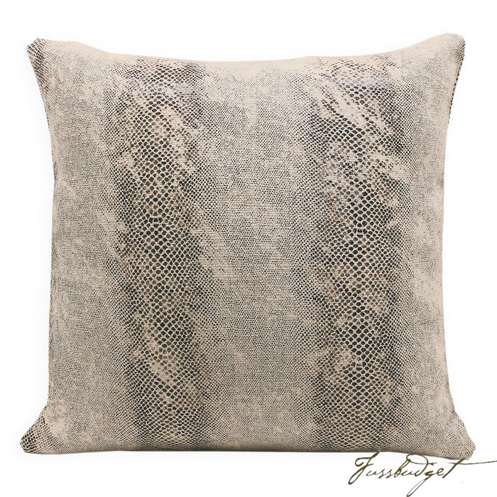 Cindy Pillow-Fussbudget.com