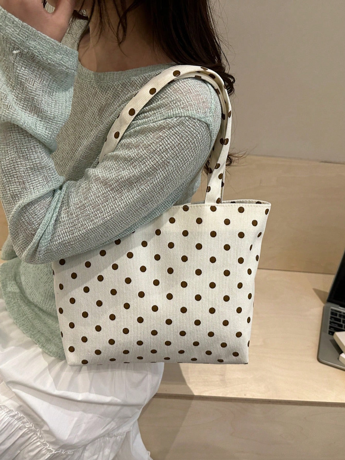 FRIFUL Spring/Summer New Polka Dot Tote Bag, Large Capacity Cute Girl Shoulder Cloth Bag, Handbag, Portable Mini Style, Corduroy Material, Polka Dot Print Decoration