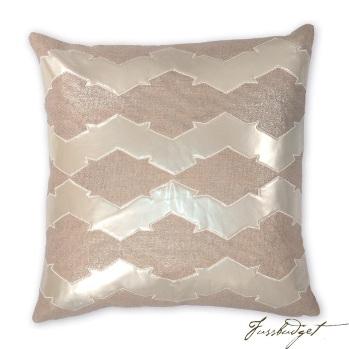 Lauren Pillow-Fussbudget.com