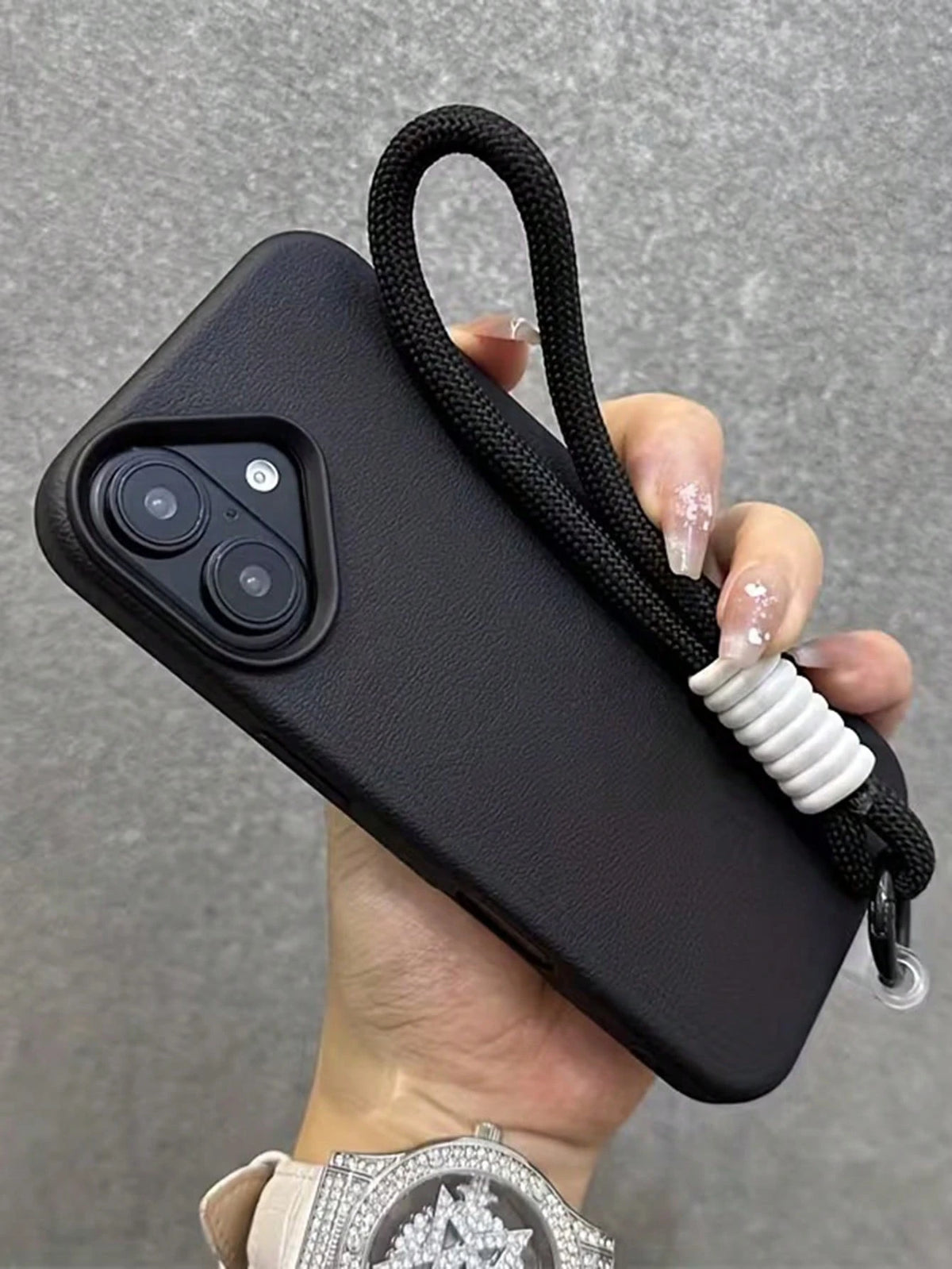 Luxury Solid Color Faux Leather Phone Case Compatible With IPhone 17 Pro Max 17 Pro 17 16 Pro Max 16 Pro 16 15 Pro Max 15 Pro 14 Pro Max 14 Pro 13 Pro Max Full Coverage Protective Back Cover Bring A S