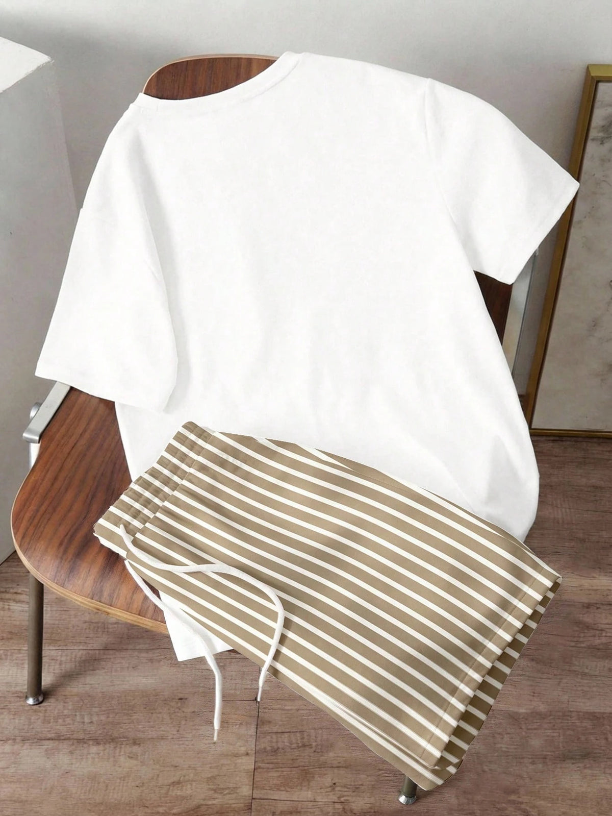 Manfinity Joysei Men's Plus Size T-Shirt And Striped Shorts Set
